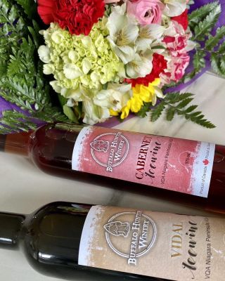 Today we remember those no longer with us 🥂 Dnes za zosnulých 🥂 #wine #allsaintsday #vidal #cabernet #flowers #FineWine...